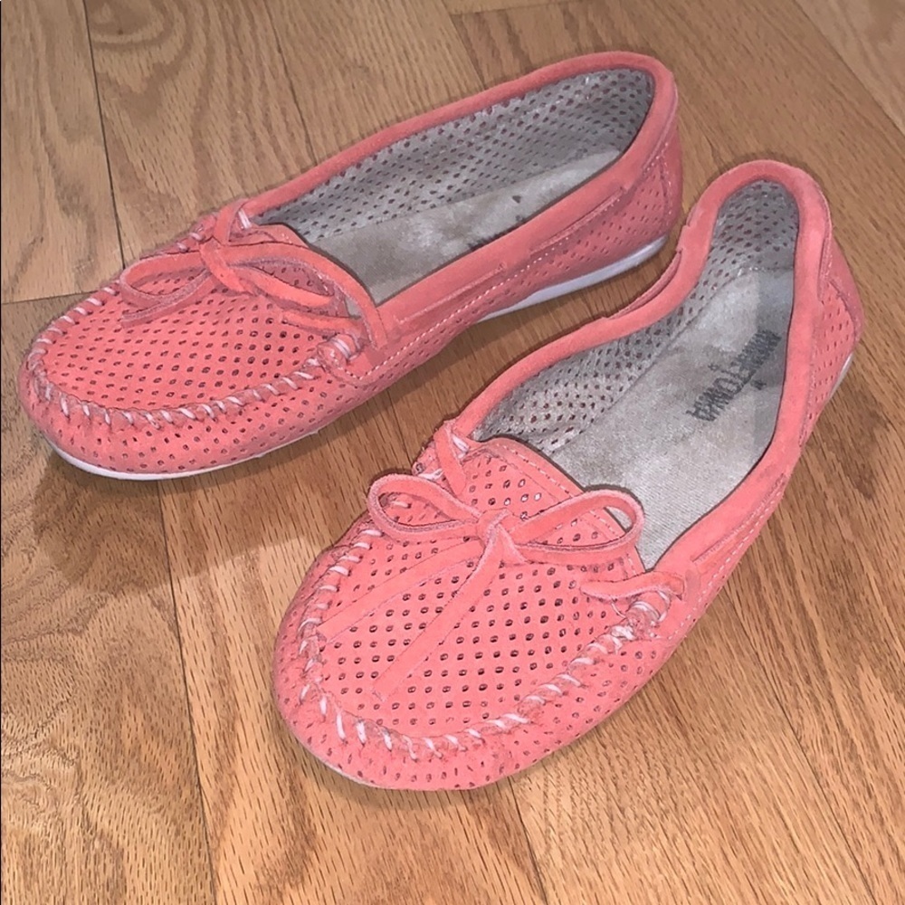 Minnetonka coral suede perforated moccasins